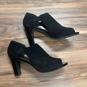 Marbella size 8M heels
